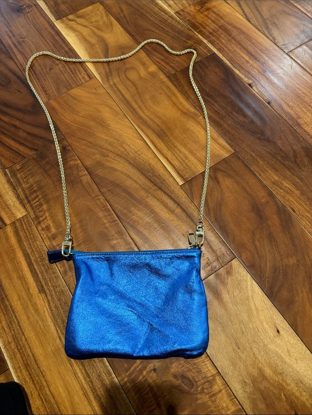 TOSCA BLU Metallic Blue Crossbody with Gold Chain Strap